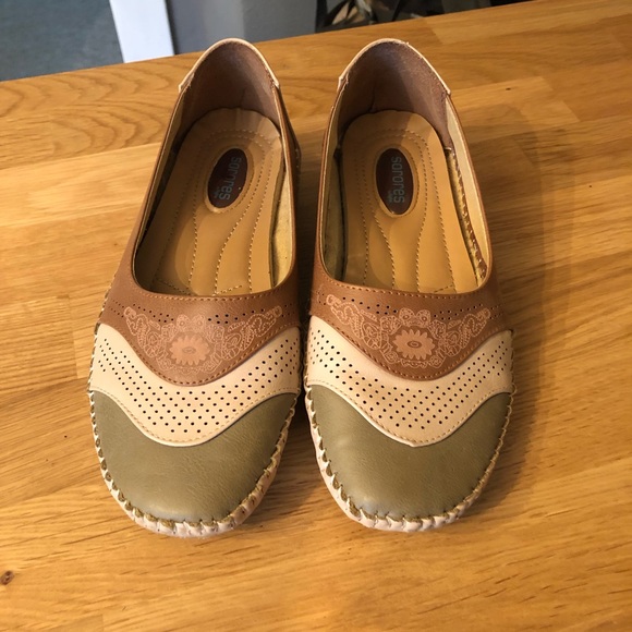 Sorores by figlia Shoes - Picture 1 of 9